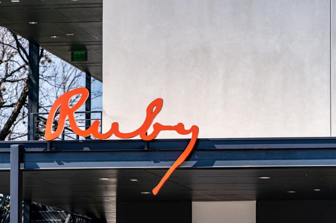 The Ruby Hotel Round Rock Kültér fotó